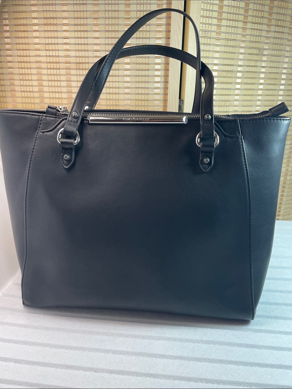 Enzo Angiolini Classic Black Leather Tote Bag - Sleek Everyday Carry